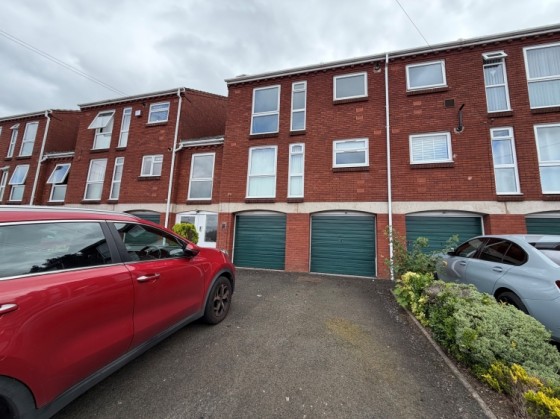 View Full Details for 92 Princess Crescent, Halesowen, West Midlands, B63 3QG, UK