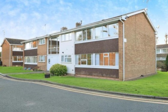 View Full Details for 15 Millpool Close, Hagley, Stourbridge, West Midlands, DY9 0JN, UK