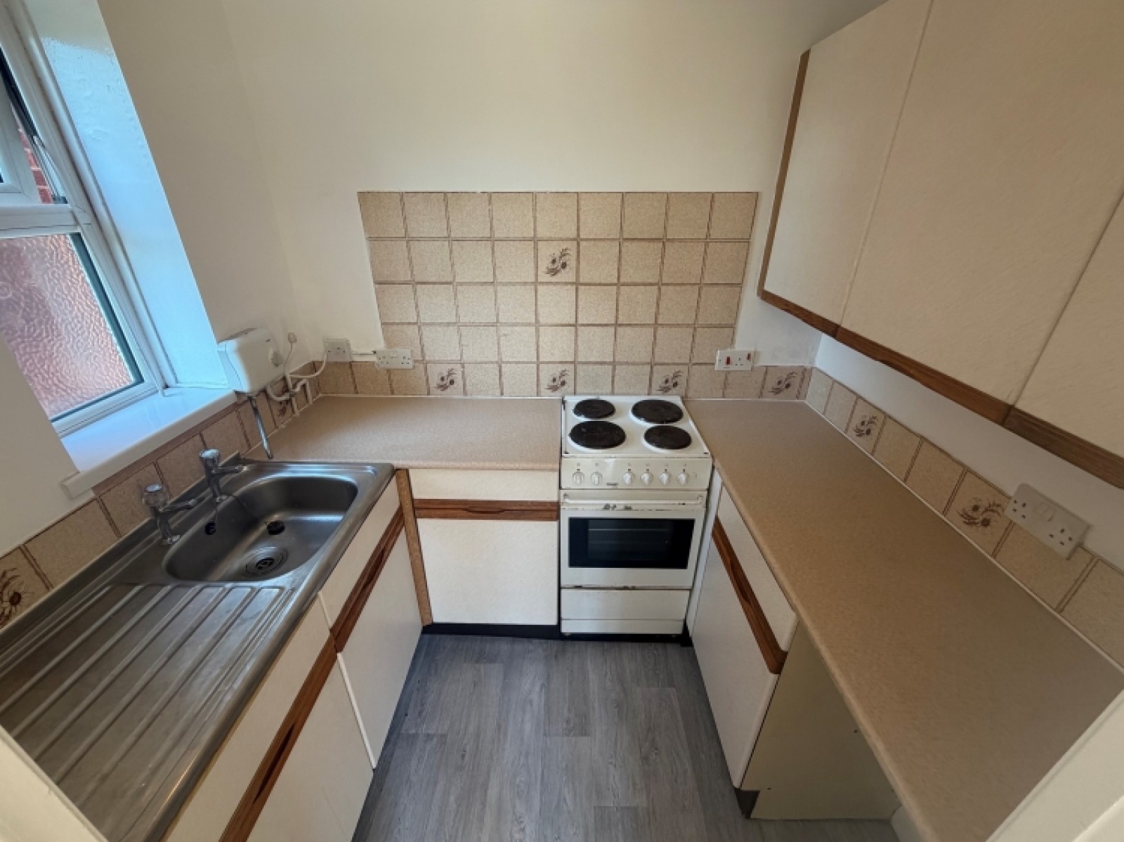 Images for Flat 2, 9 Haden Hill Road, Halesowen, West Midlands, B63 3NE, UK