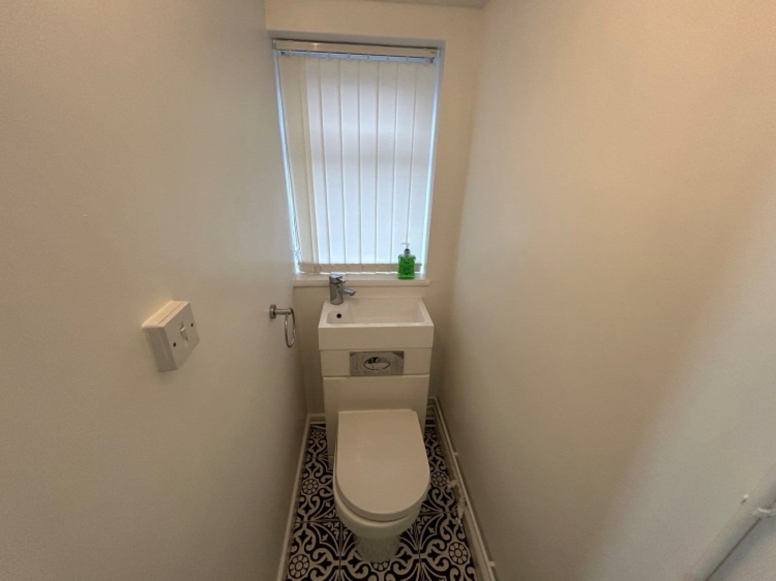 Images for 21 Bournes Crescent, Halesowen, West Midlands, B63 4EH, UK