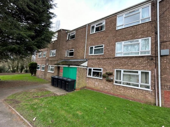 View Full Details for Flat 4 127 Kitwell Lane, Birmingham, West Midlands, B32 4NP, UK