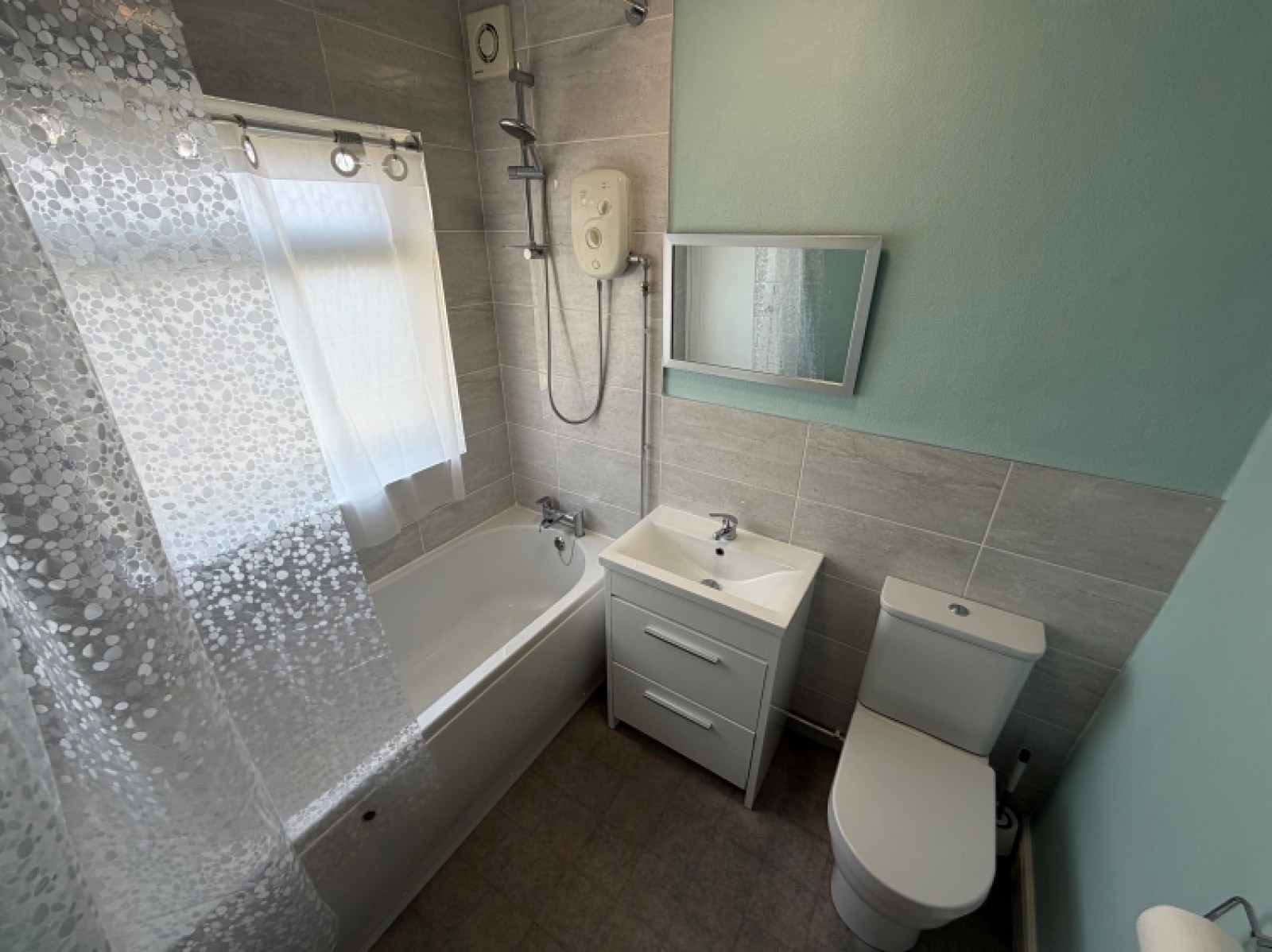 Images for 172 Worlds End Lane Quinton, Birmingham, B32 1JU, UK