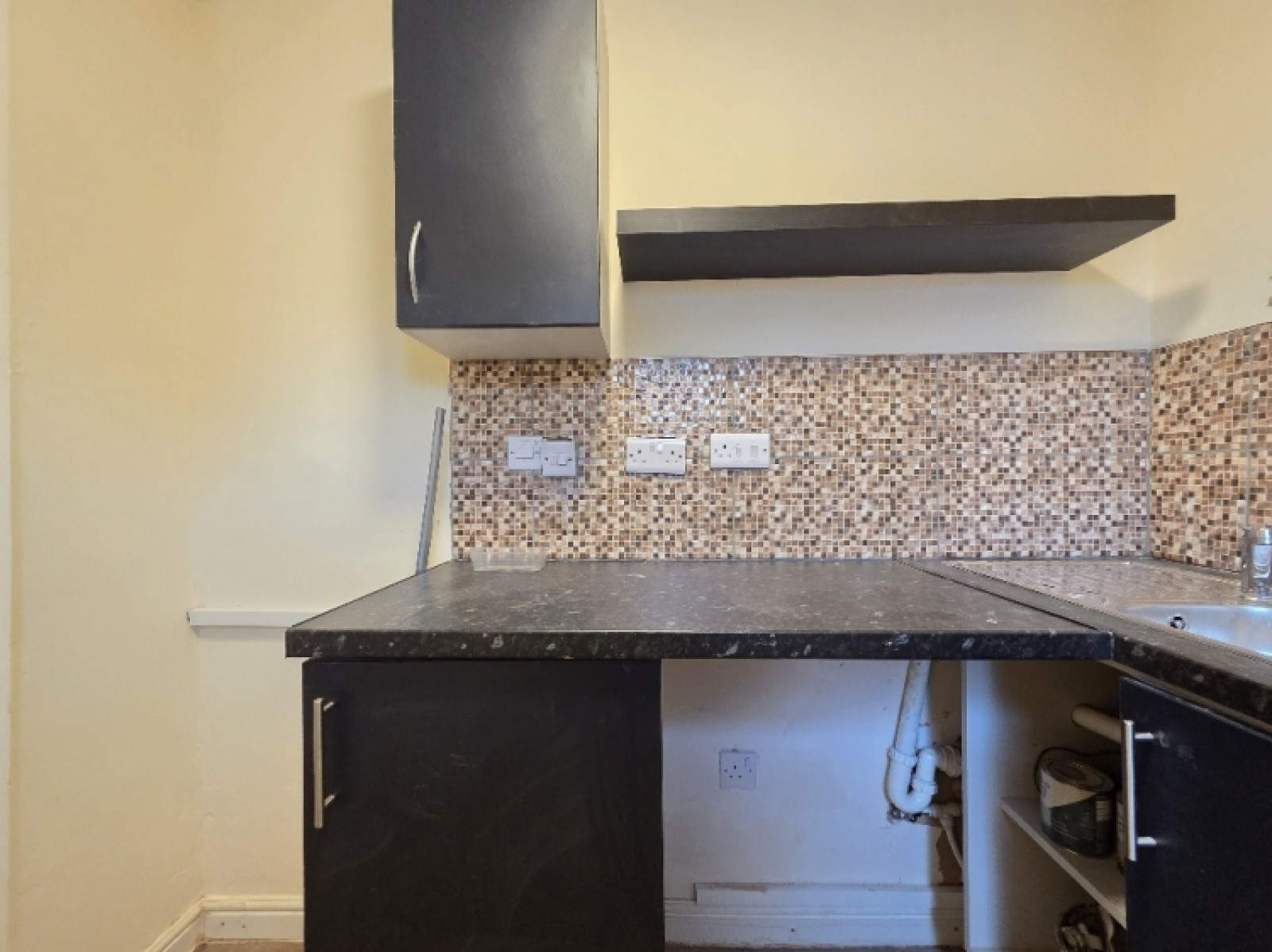 Images for Flat 3, 4 - 6 High Street Cheadle, Stoke On Trent , Cheadle, ST10 1AF, UK