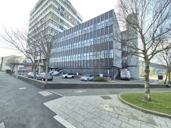 View Full Details for Flat 24 Metro Court, 150 High Street, West Bromwich, West Midlands, B70 6JJ, UK