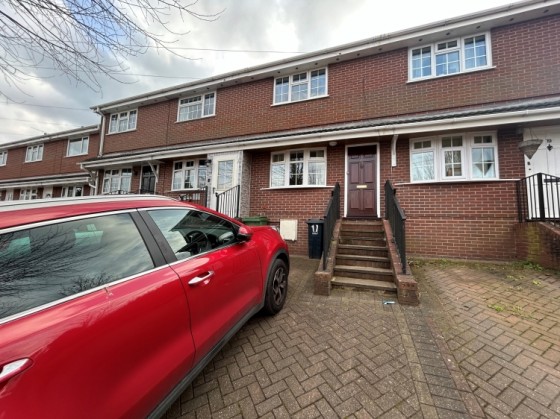 View Full Details for 17 Richmond Street, Halesowen, West Midlands, B63 4BA, UK