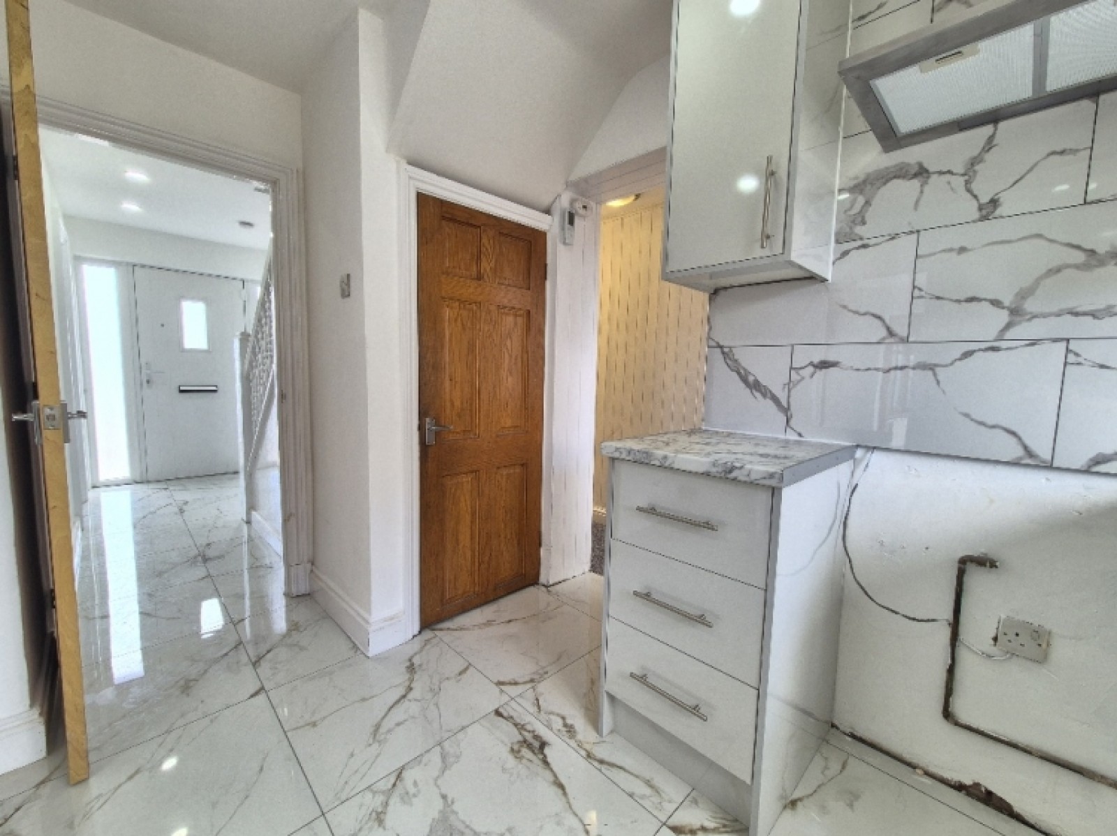 Images for 2 Leafield Gardens, Halesowen, West Midlands, B62 8LX, UK