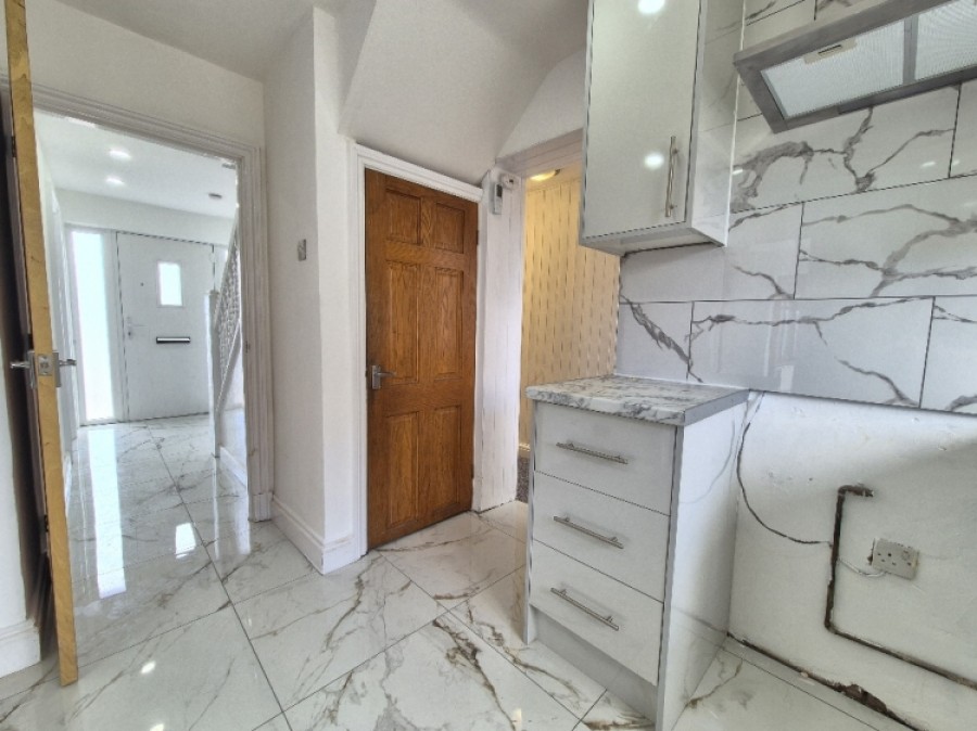 Images for 2 Leafield Gardens, Halesowen, West Midlands, B62 8LX, UK
