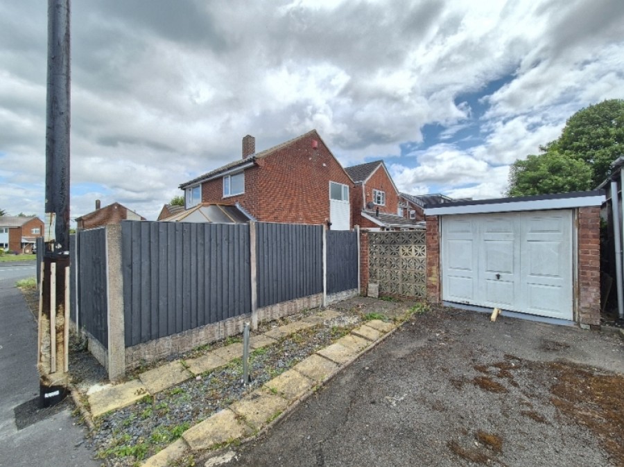 Images for 2 Leafield Gardens, Halesowen, West Midlands, B62 8LX, UK