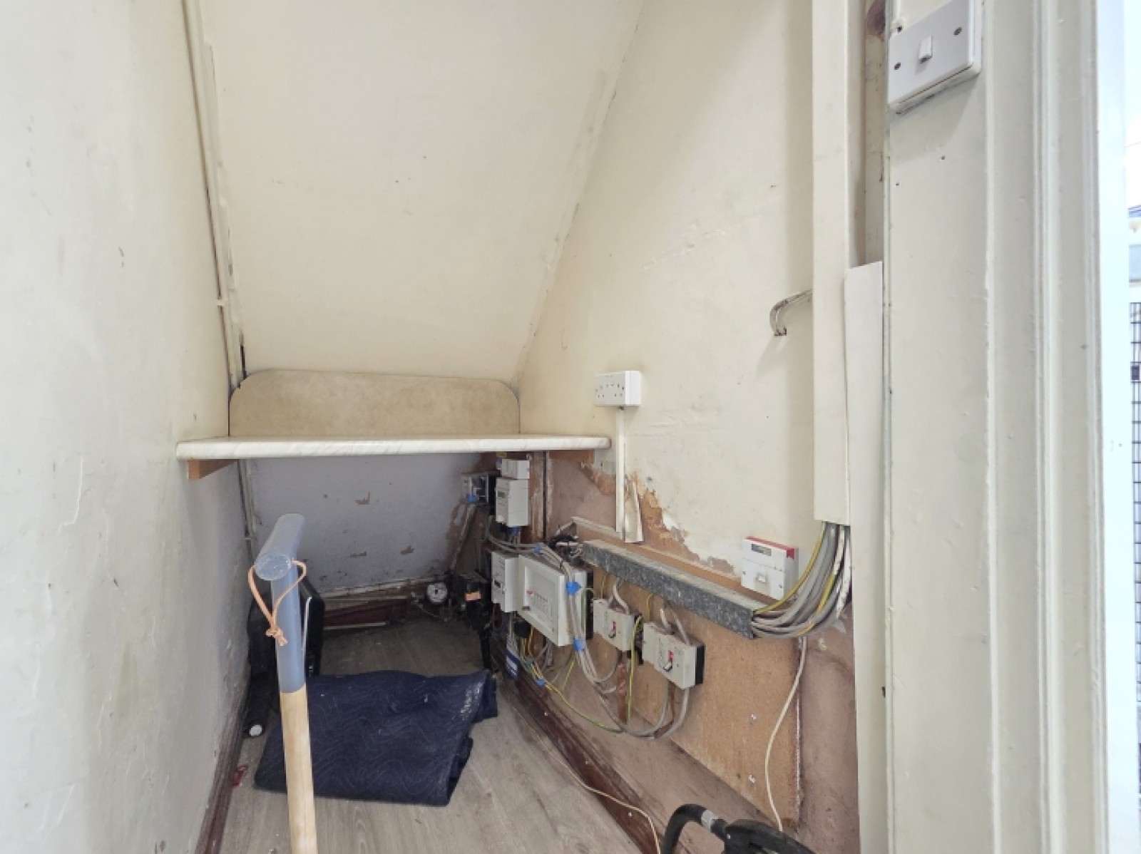 Images for 94 Stourbridge Road, Halesowen, West Midlands, B63 3UN, UK