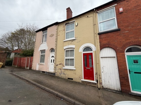 View Full Details for 10 Victoria Street, Halesowen, West Midlands, B63 3TY, UK