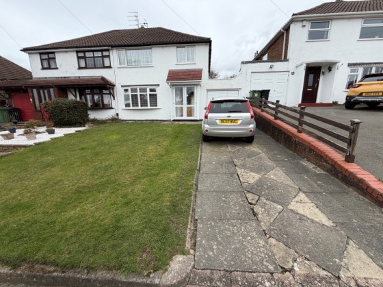 View Full Details for 15 Brackenfield Road, Halesowen, West Midlands, B63 1AH, UK