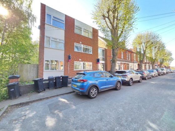 View Full Details for Flat 2 22 Melbourne Road, Halesowen, West Midlands, B63 3NB, UK