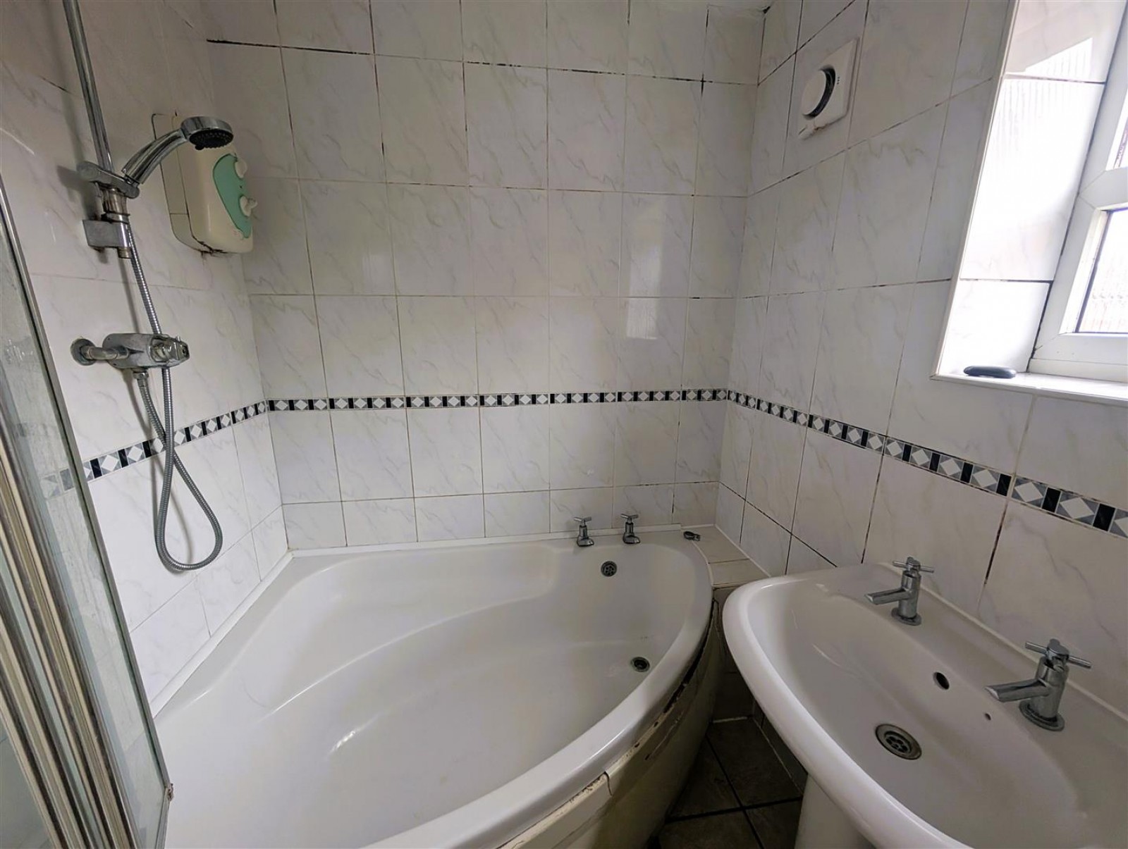 Images for Cornwall Avenue, Oldbury
