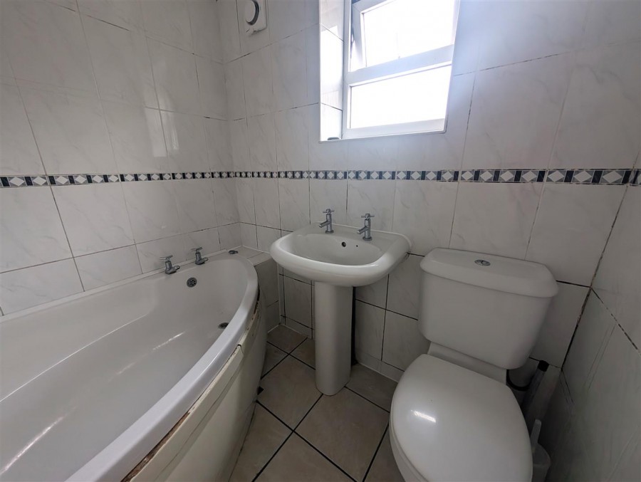 Images for Cornwall Avenue, Oldbury