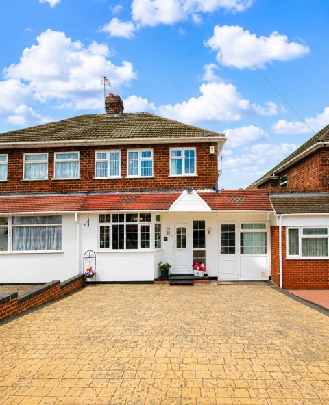 Throne Road, Rowley Regis