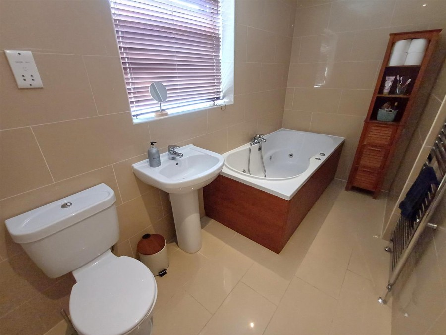 Images for Newfield Crescent, Halesowen